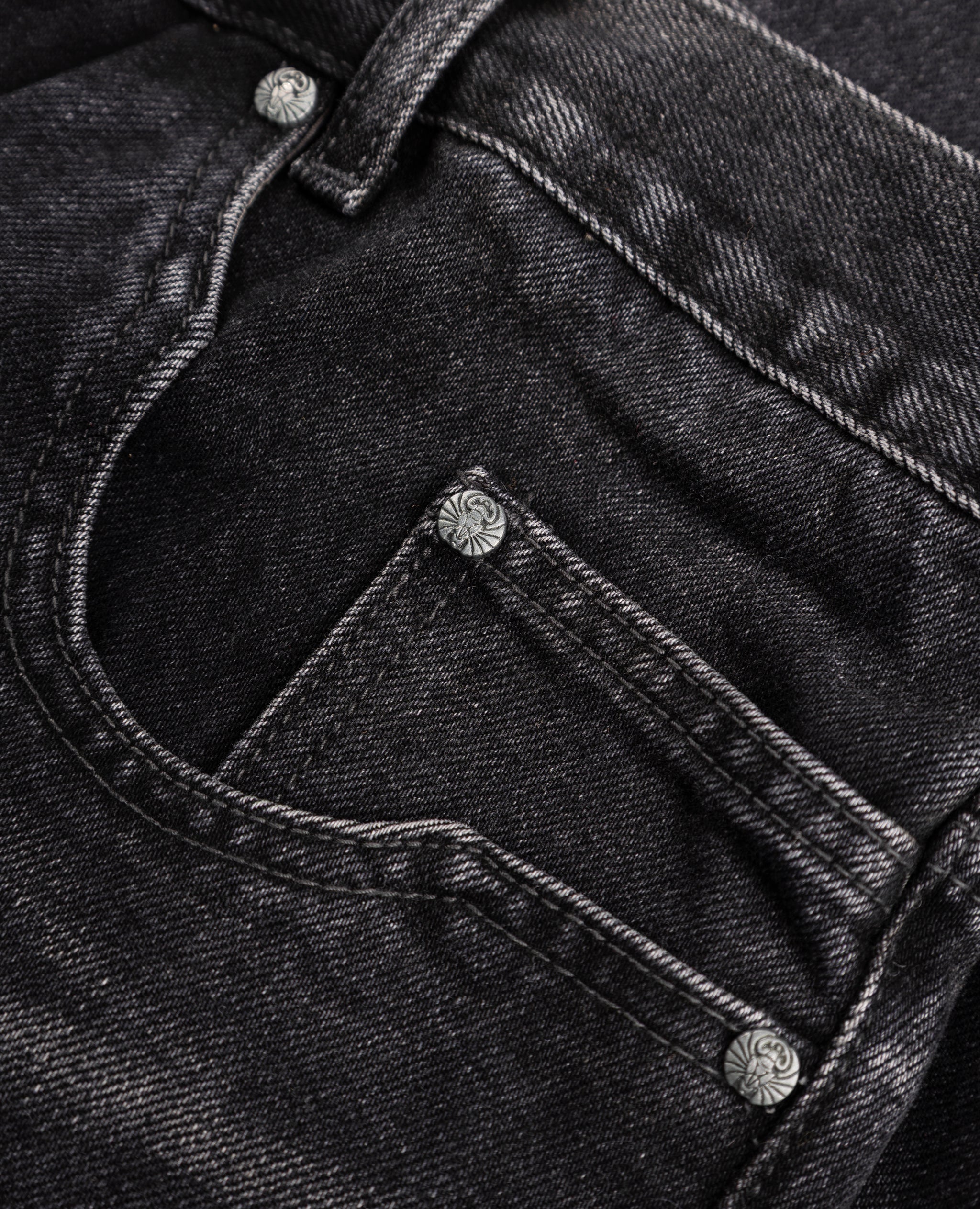 ULTRA-LOOSE FIT EVERYDAY DENIM