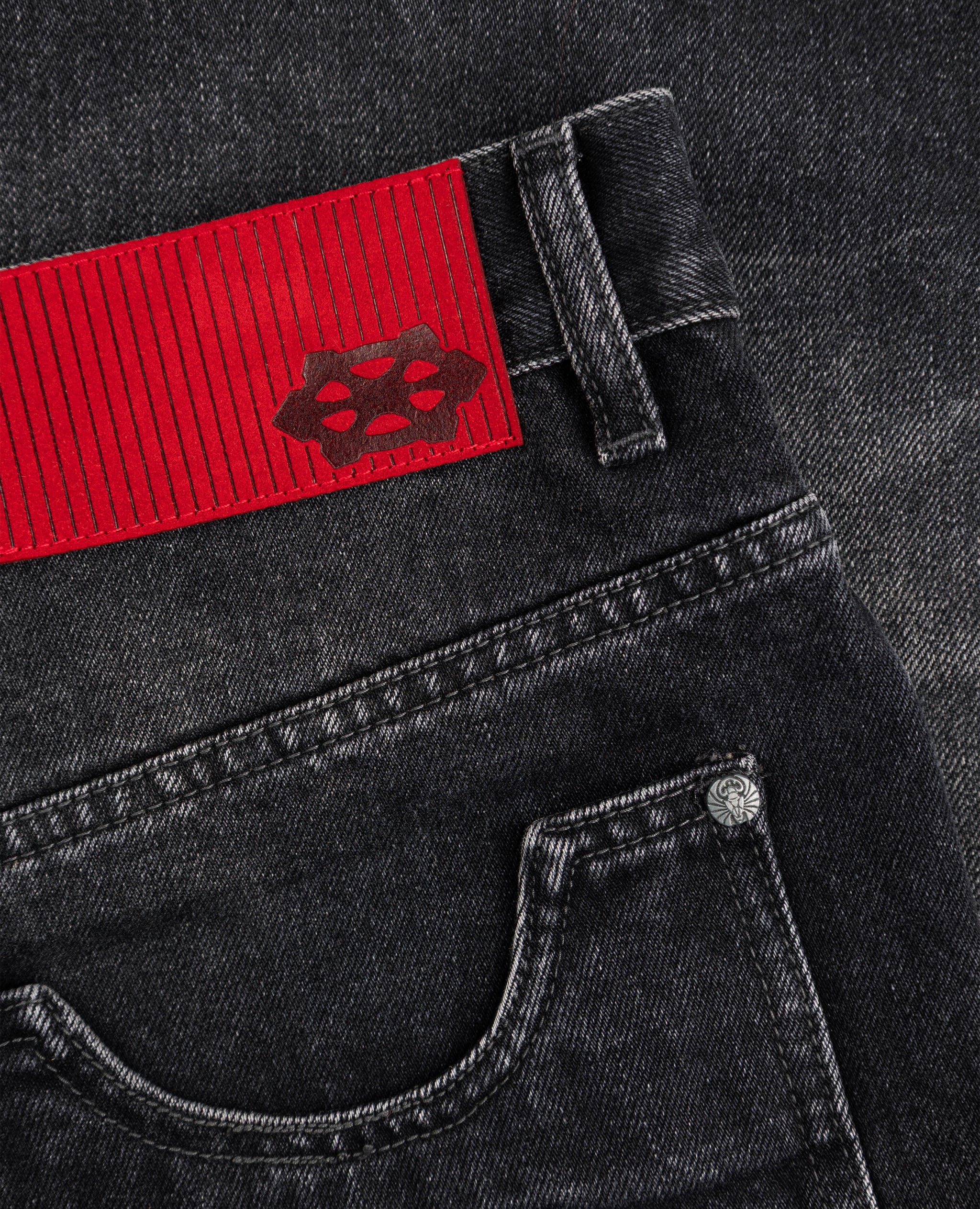 ULTRA-LOOSE FIT EVERYDAY DENIM