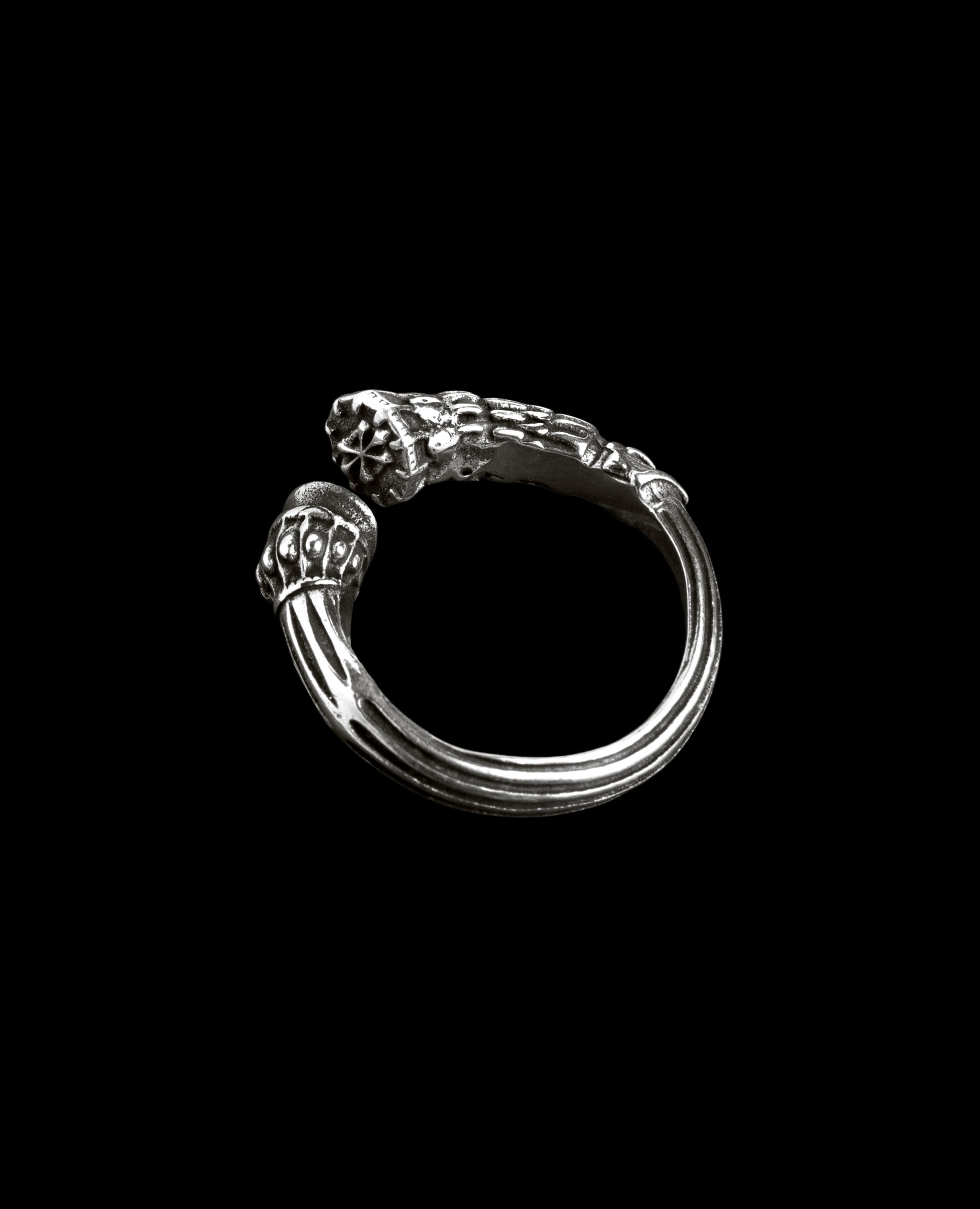 COLUMN RING