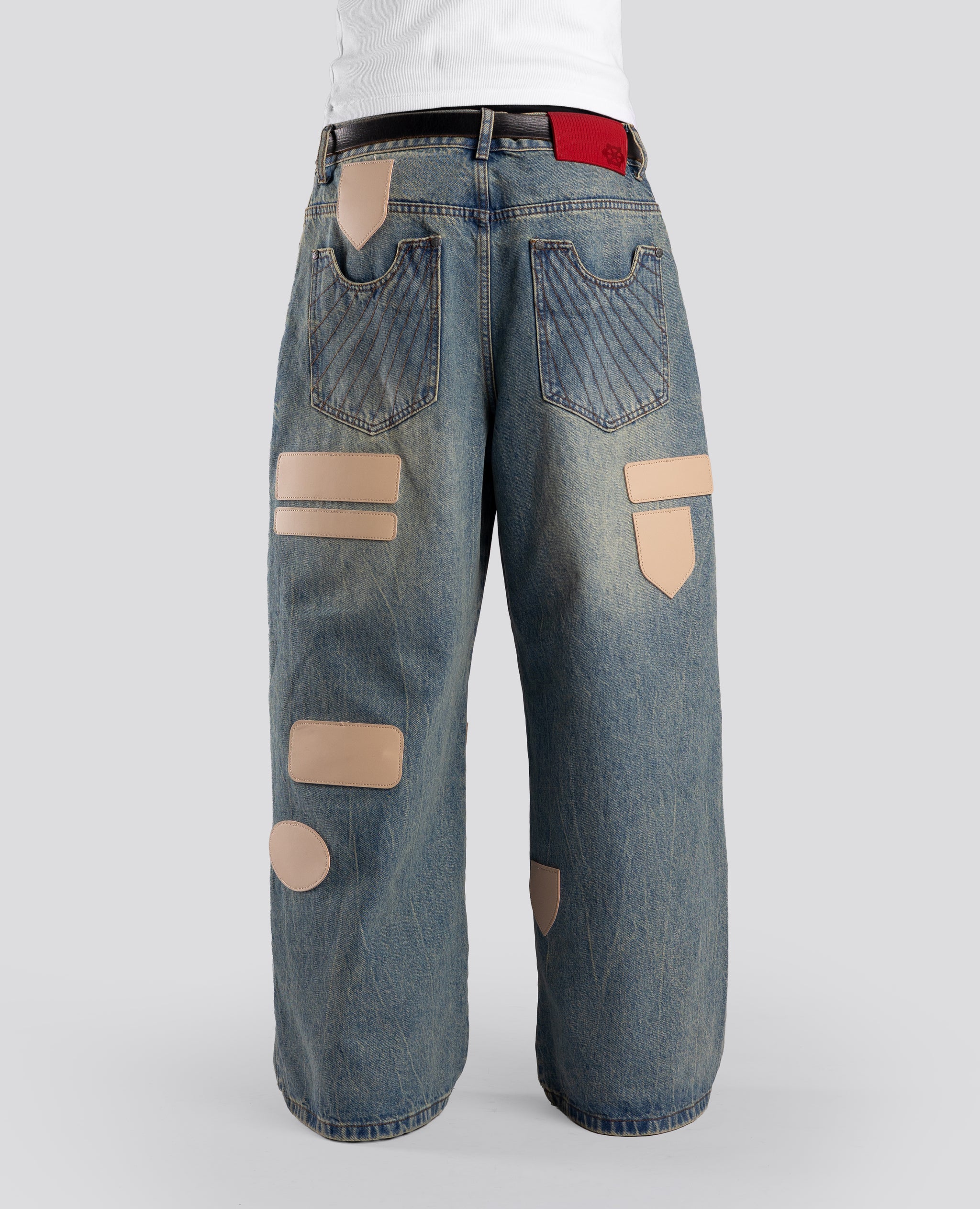 ULTRA-LOOSE BLUE BADGES DENIM