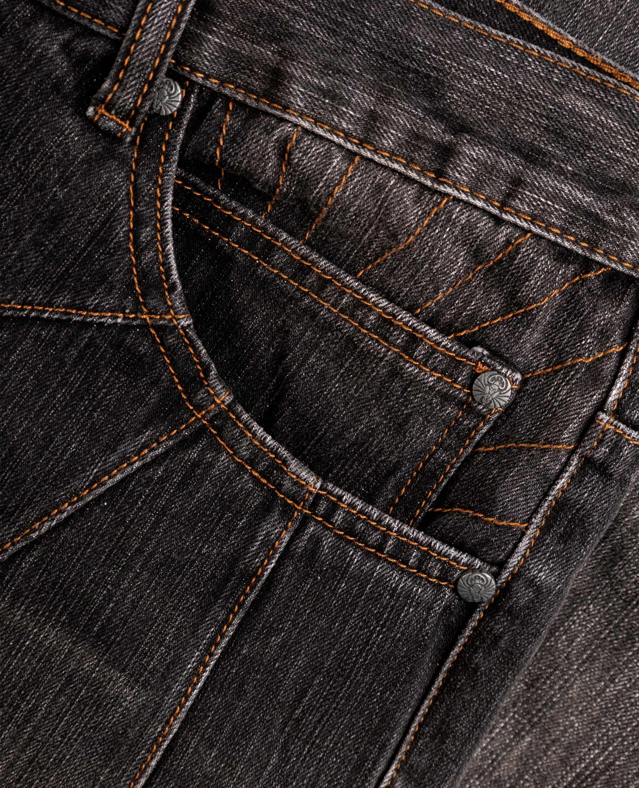 BLACK BEAM ULTRA-LOOSE FIT DENIM