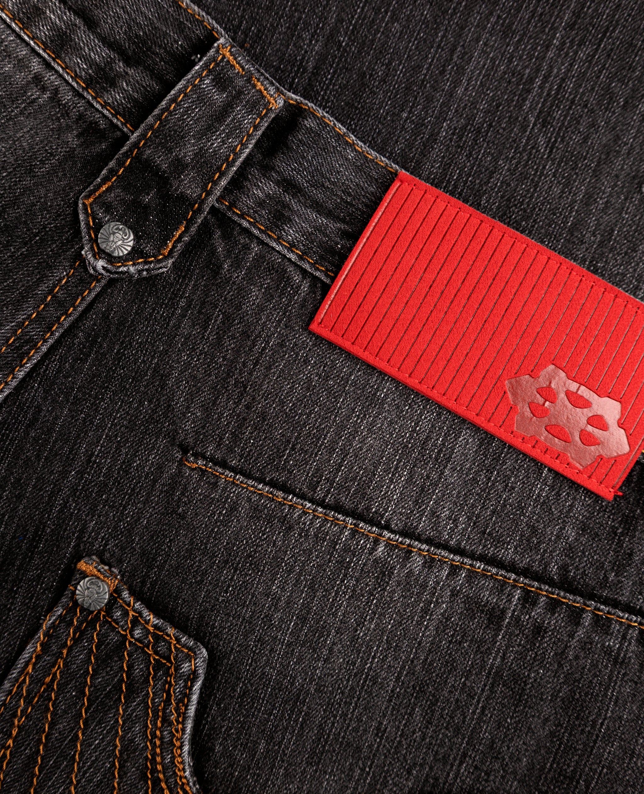 BLACK BEAM ULTRA-LOOSE FIT DENIM