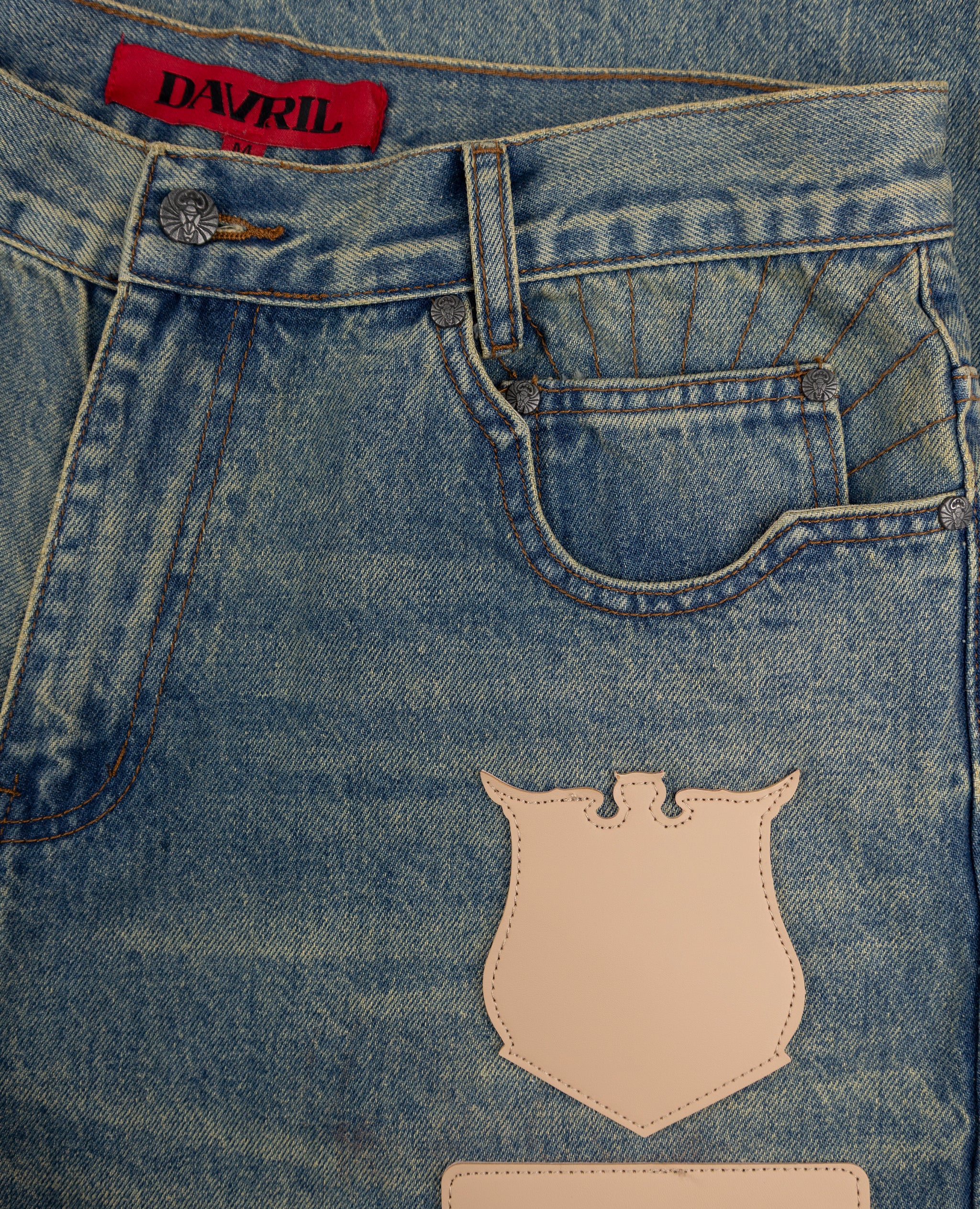 ULTRA-LOOSE BLUE BADGES DENIM