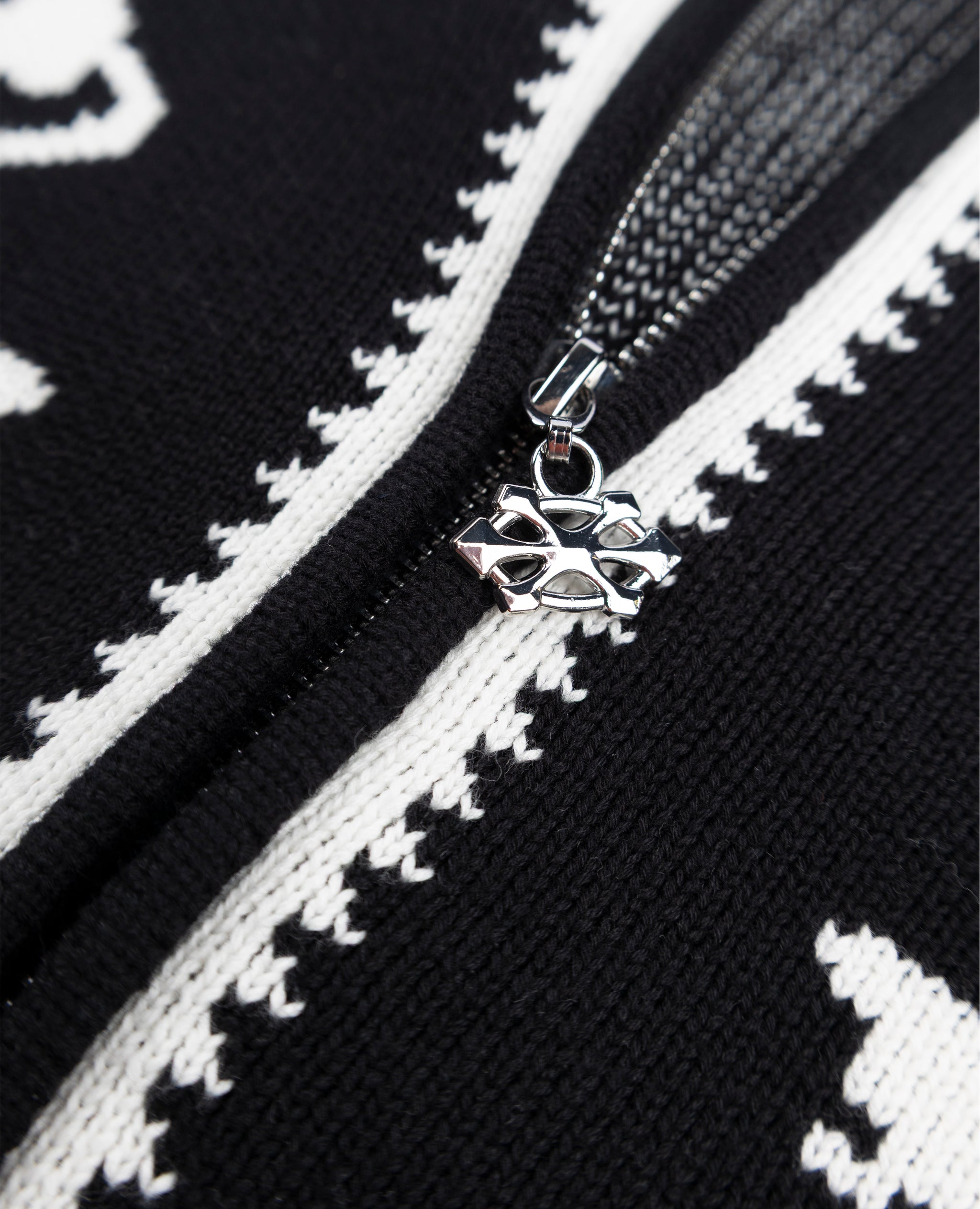 CROSSKEY ZIPPER KNIT