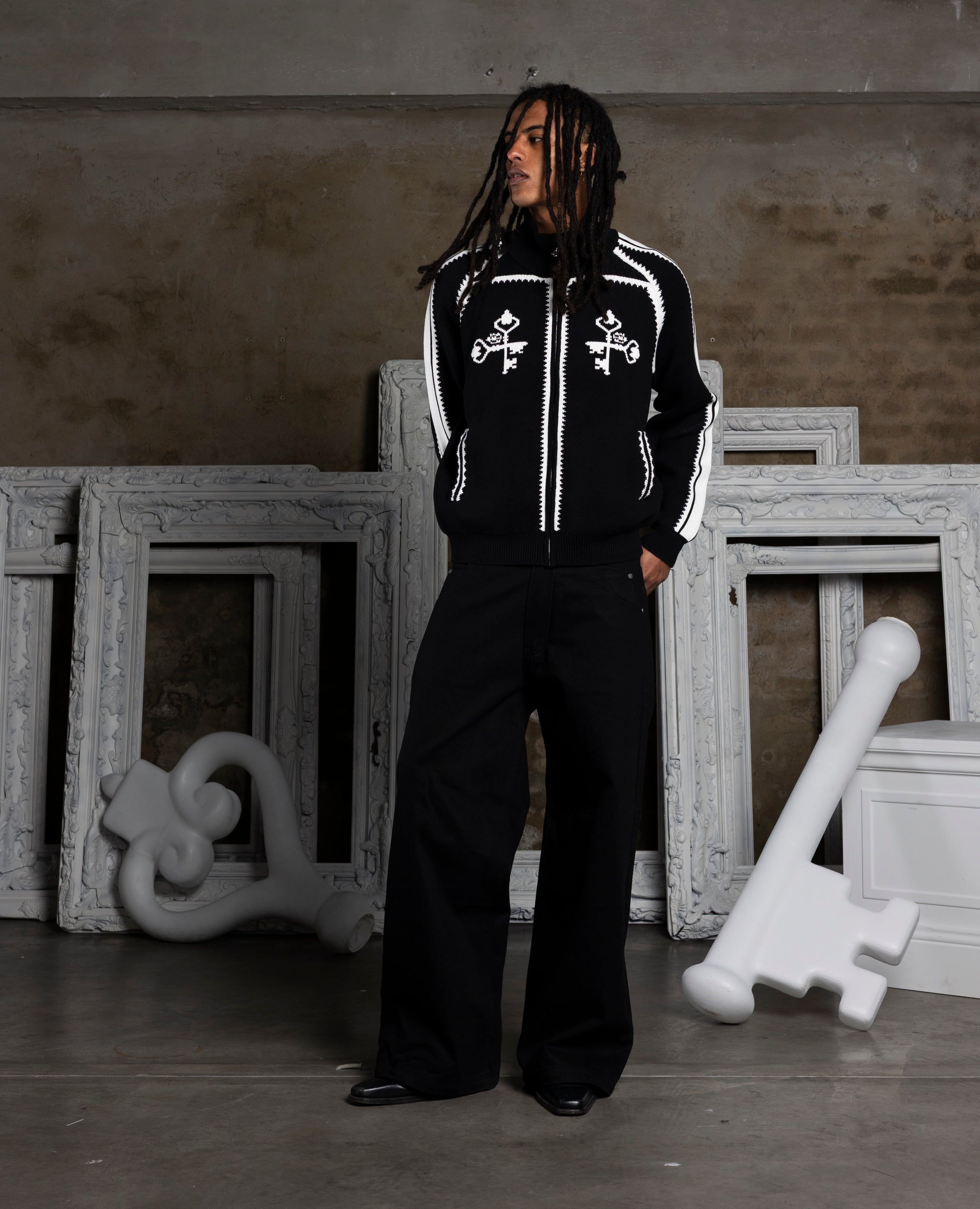 CROSSKEY ZIPPER KNIT