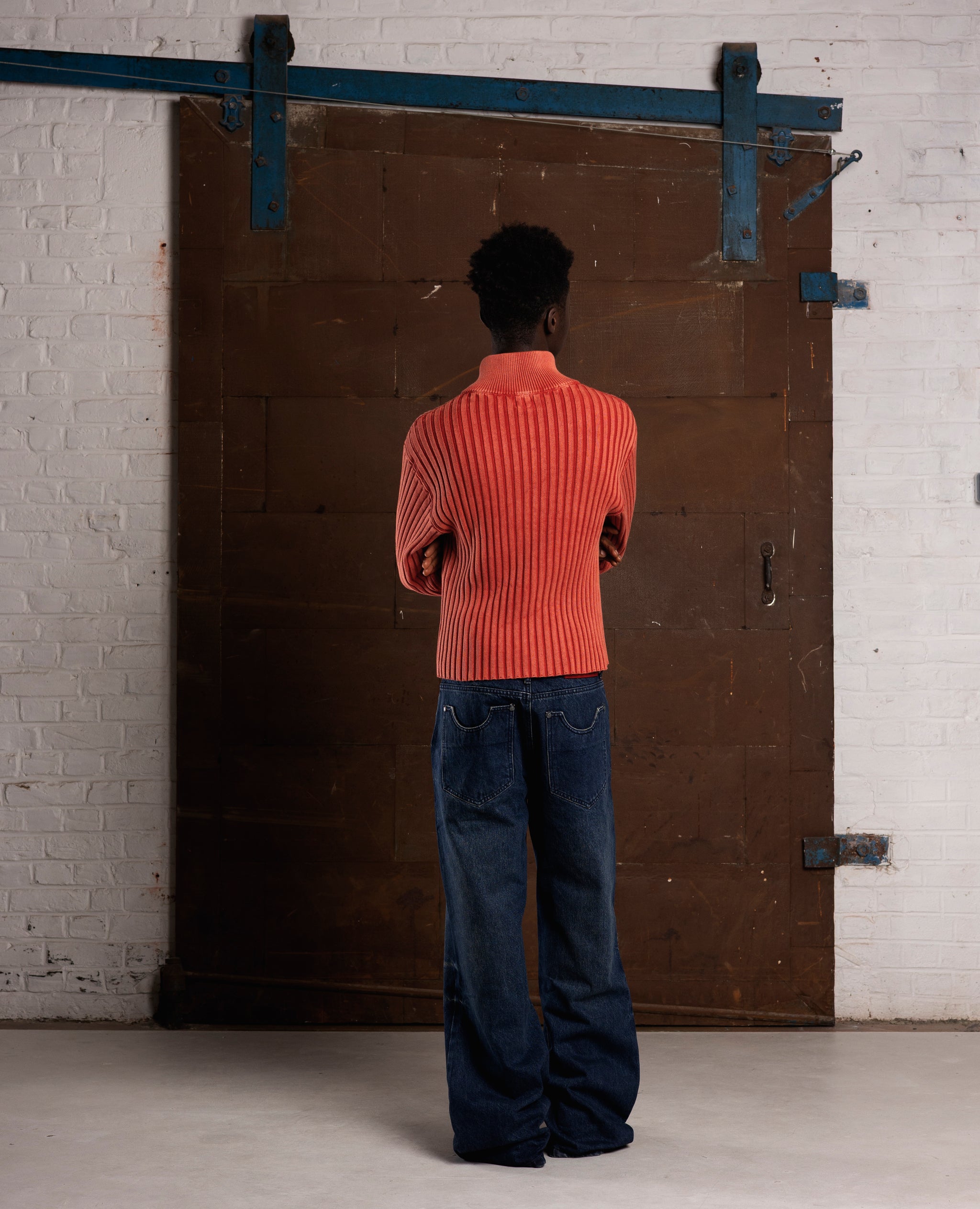 RED FITTED RIBBED KNITWEAR