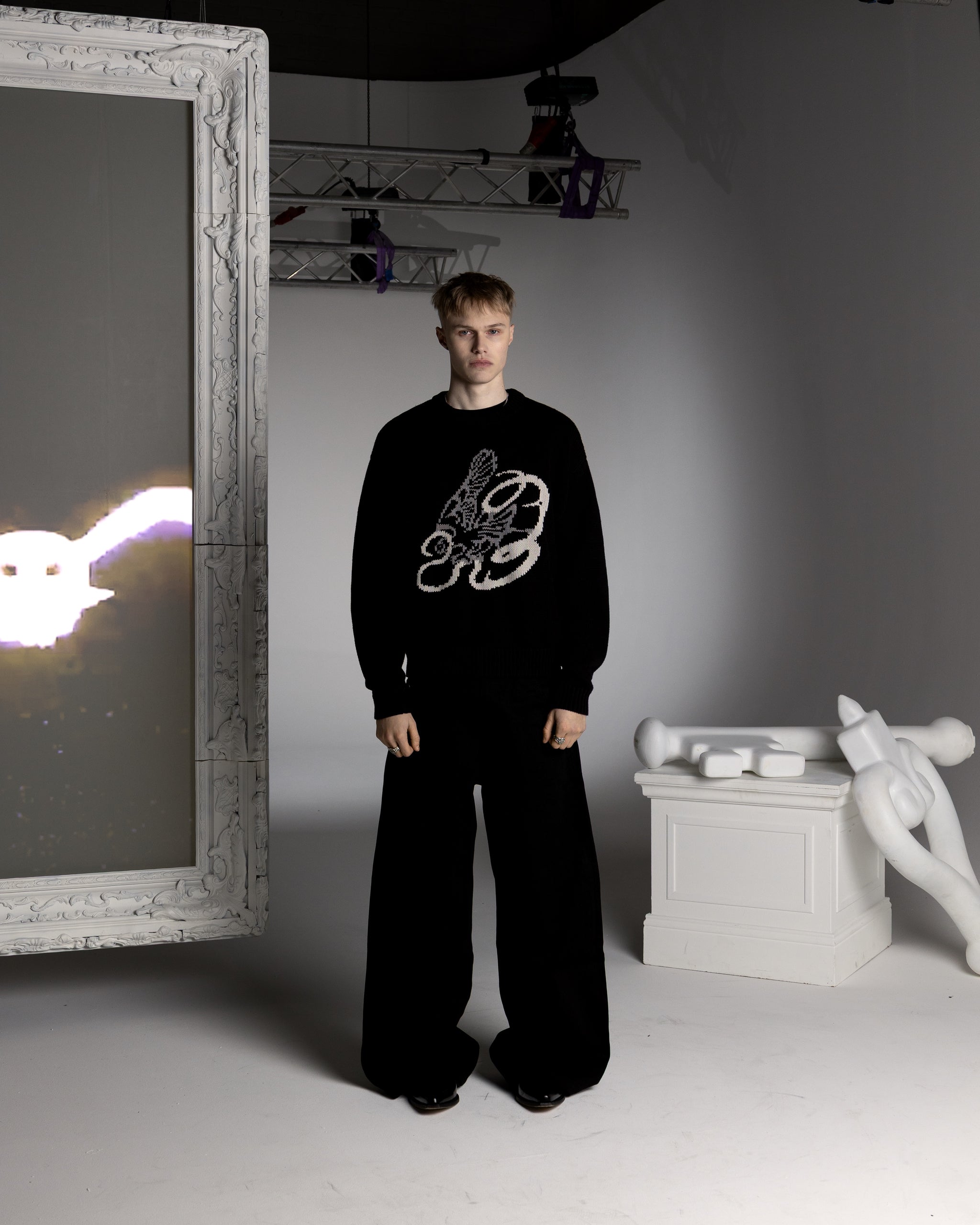 BLACK BATTLE KNIT