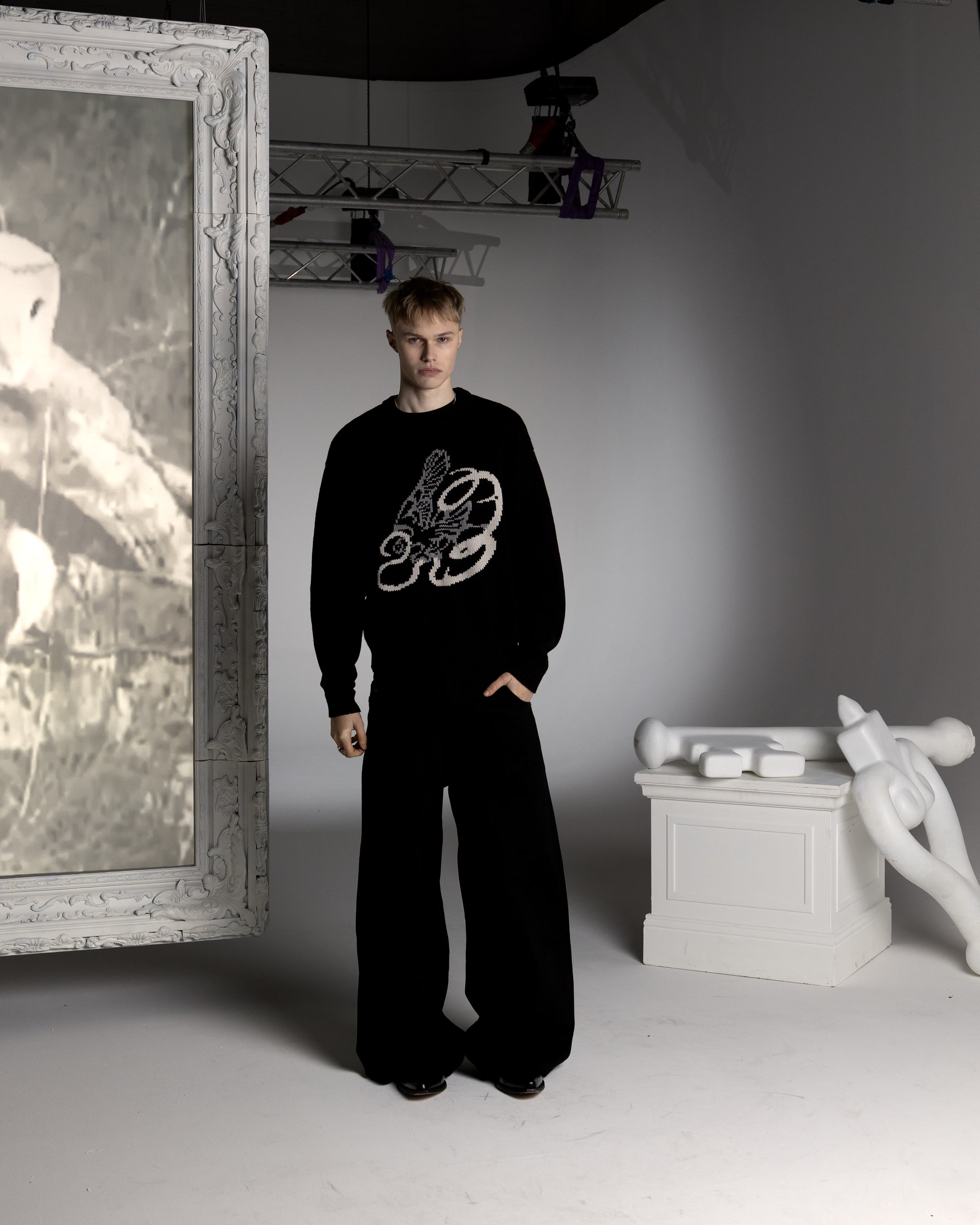 BLACK BATTLE KNIT