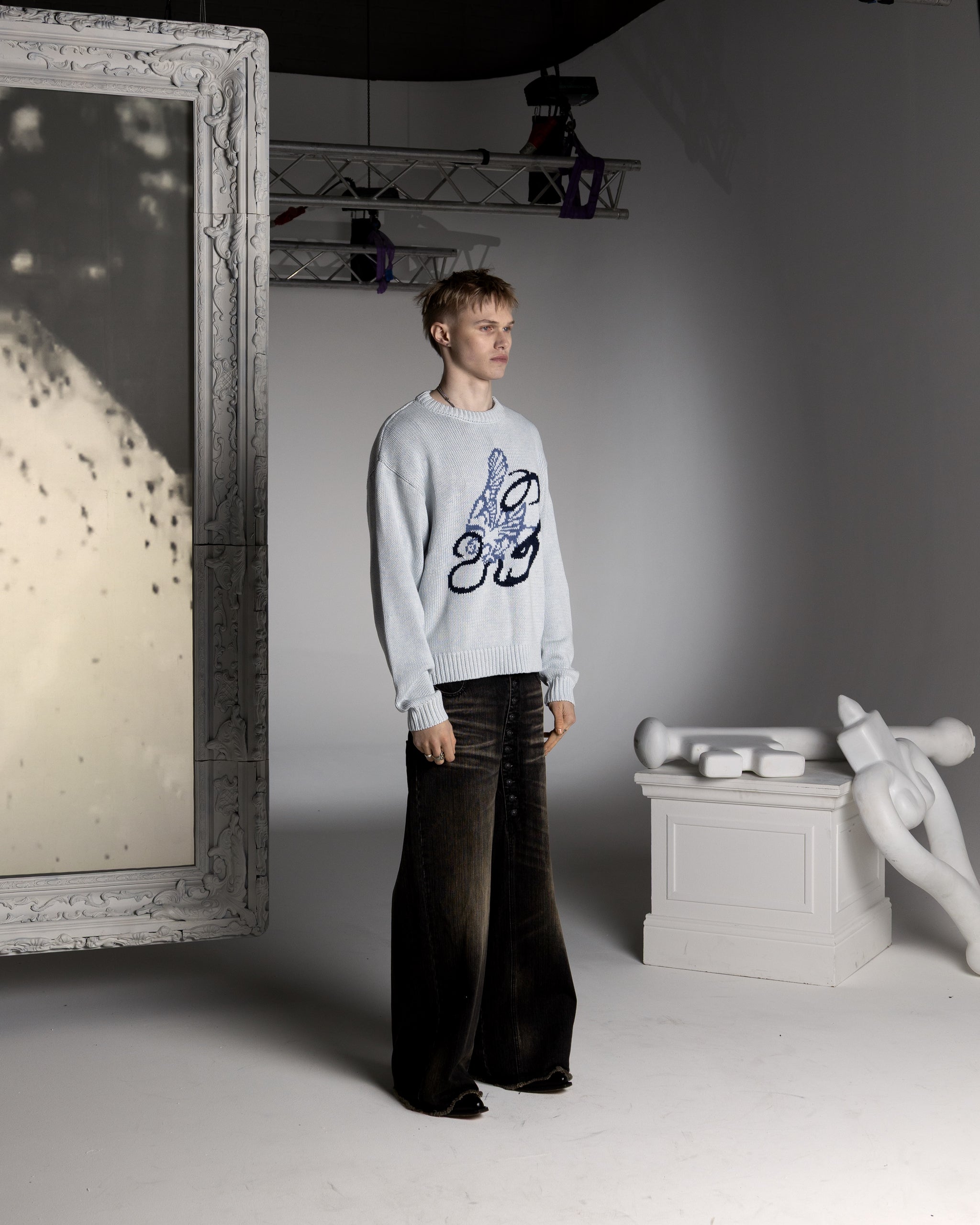 GREY BATTLE KNIT