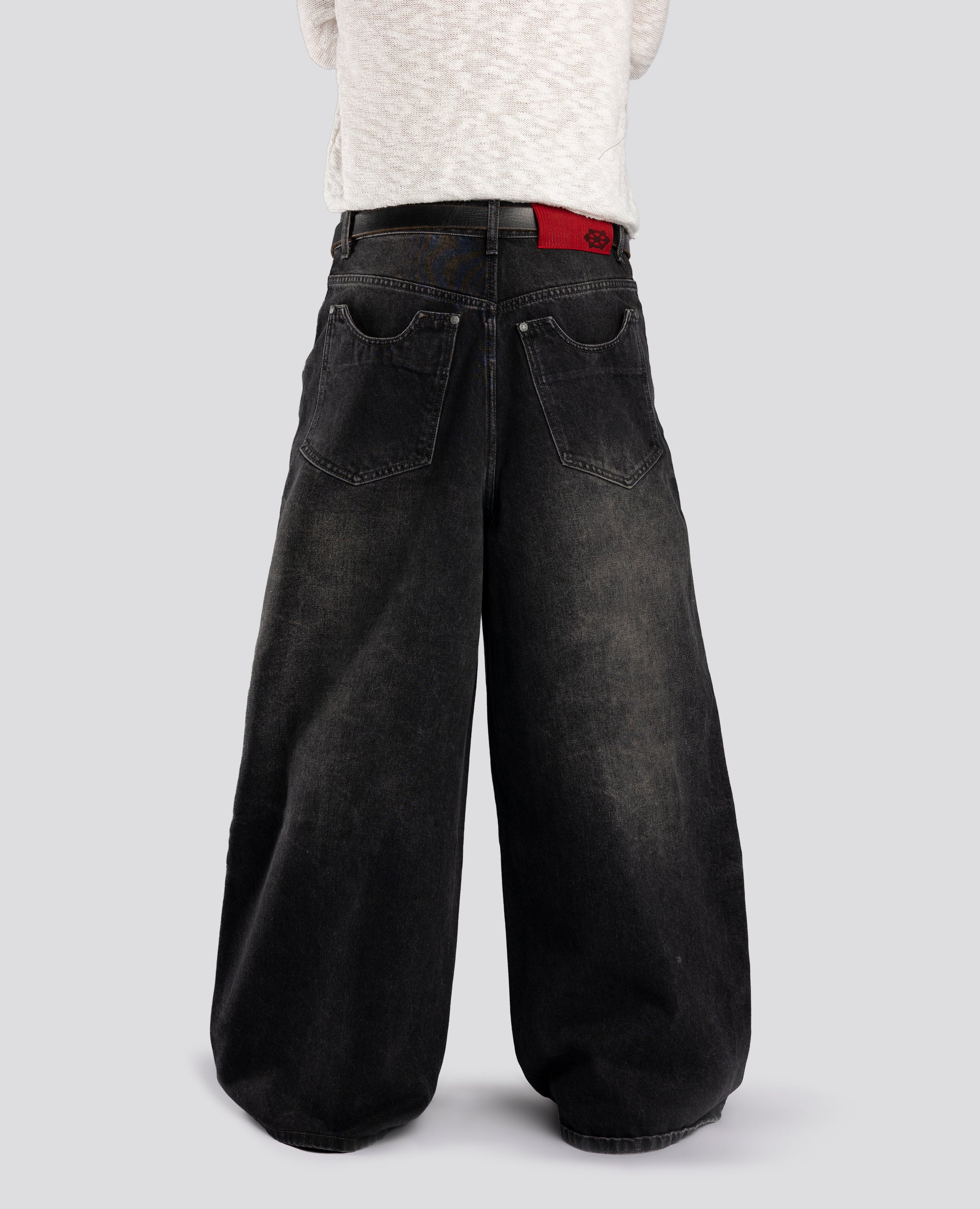 ULTRA-LOOSE FIT EVERYDAY DENIM