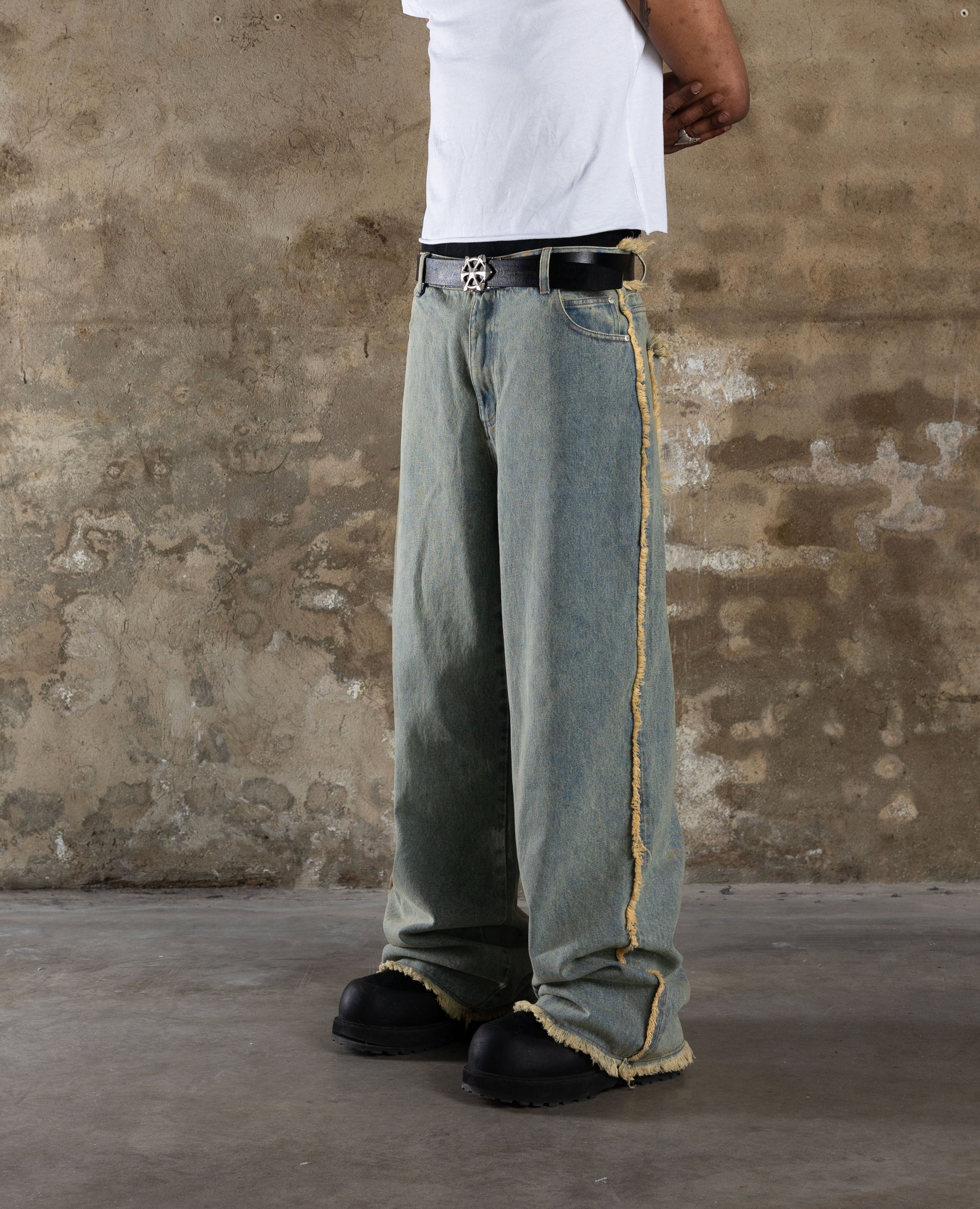 WASHED MEGA BAGGY